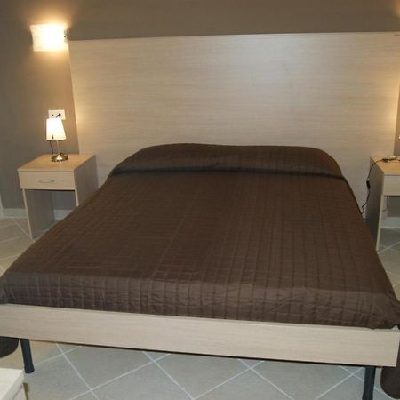 אוגוסטה Guest House Golfo Xifonio מראה חיצוני תמונה
